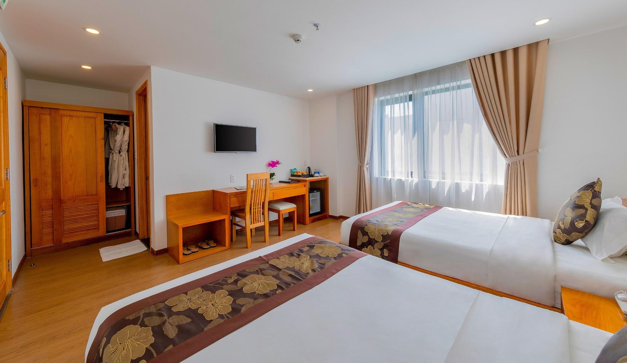 Hotel Merry Land